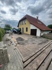 Výstavba zámkové dlažby a pergoly u Obecního domu